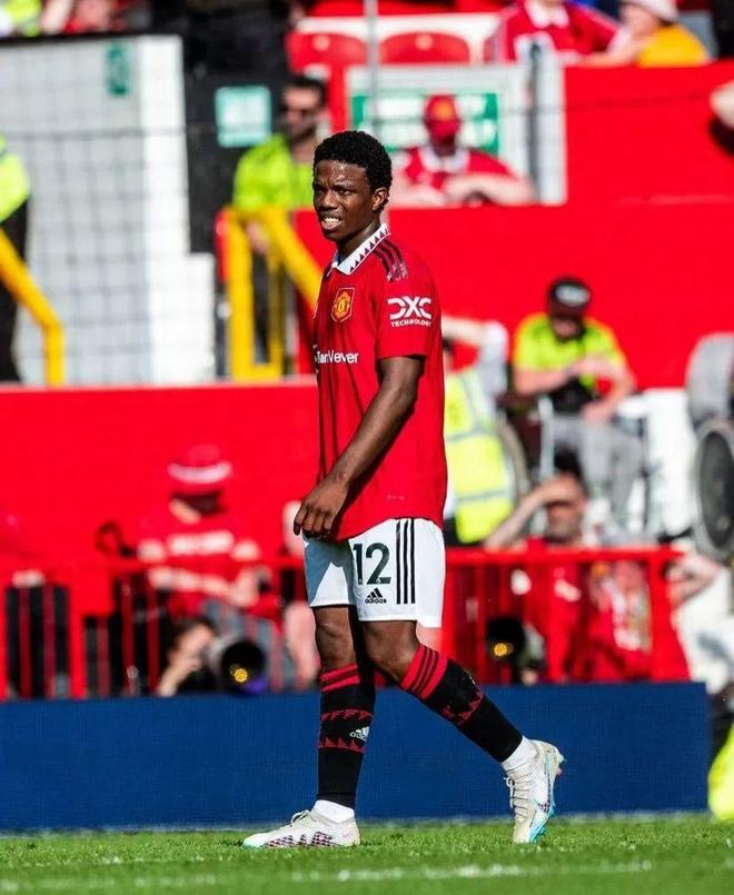 爱游戏官方入口-曼城横扫瑞士，博格巴2制霸全场