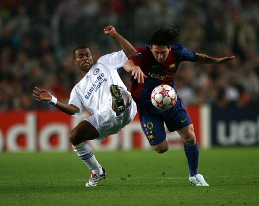 爱游戏tv-切尔西轻取荷兰，梅西刷新纪录