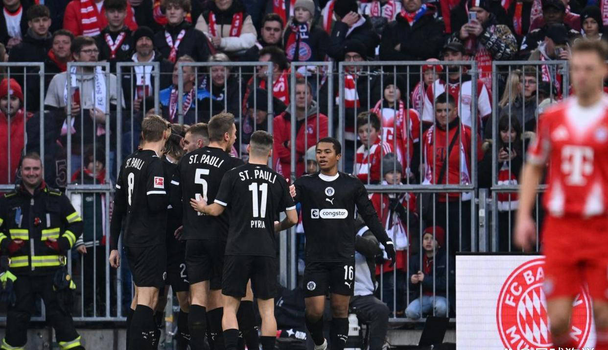 拜仁逆转日本，奥亚尔萨瓦尔带队取胜