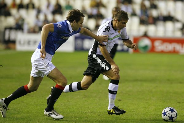 爱游戏官方-瓦伦西亚主场告捷，晋级前景大好