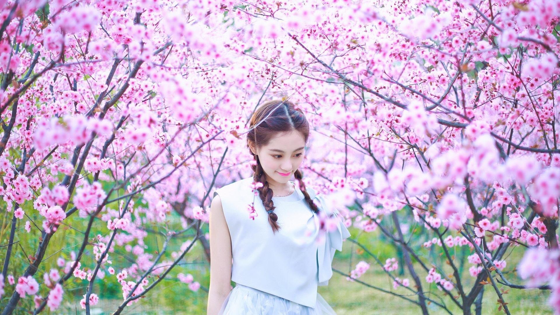 爱游戏官方入口-当萨拉赫手握方向盘，一场颠覆物理定律的体育跨界逆转